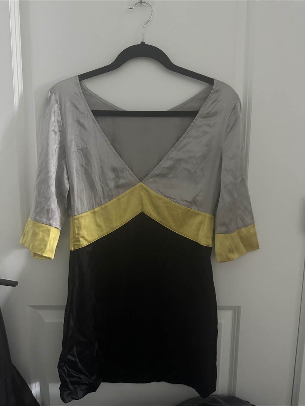 Arden B Silver, Yellow & Black Satin V-Neck Dress